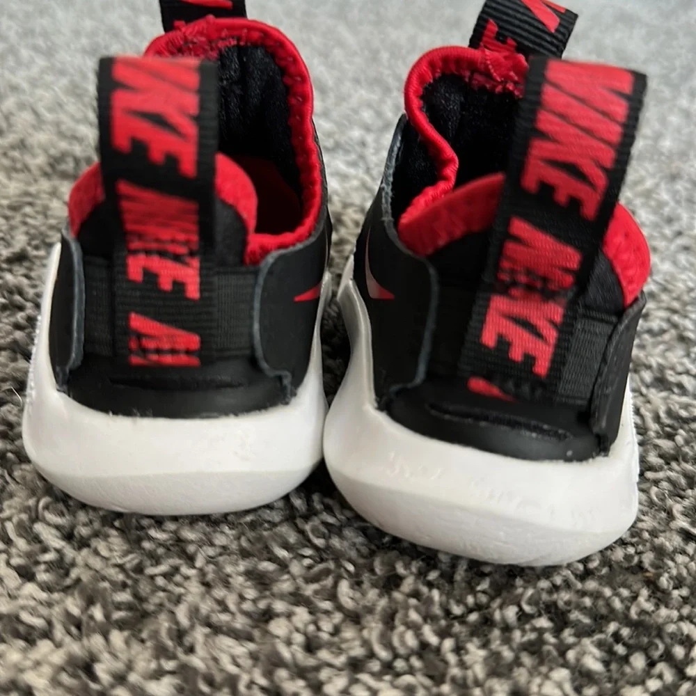 Baby Nike Flex Runner Size 4 Easy On Slip On